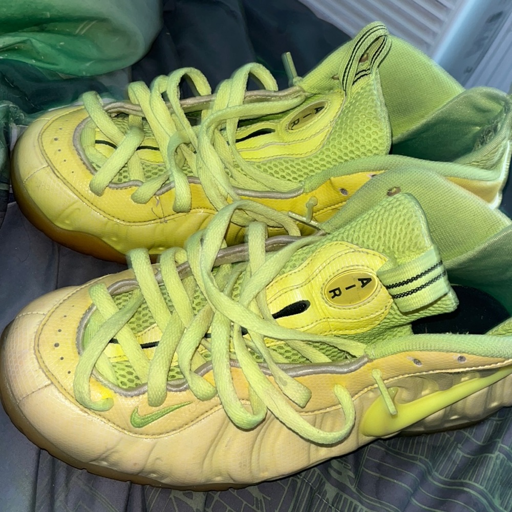 Neon foamposites